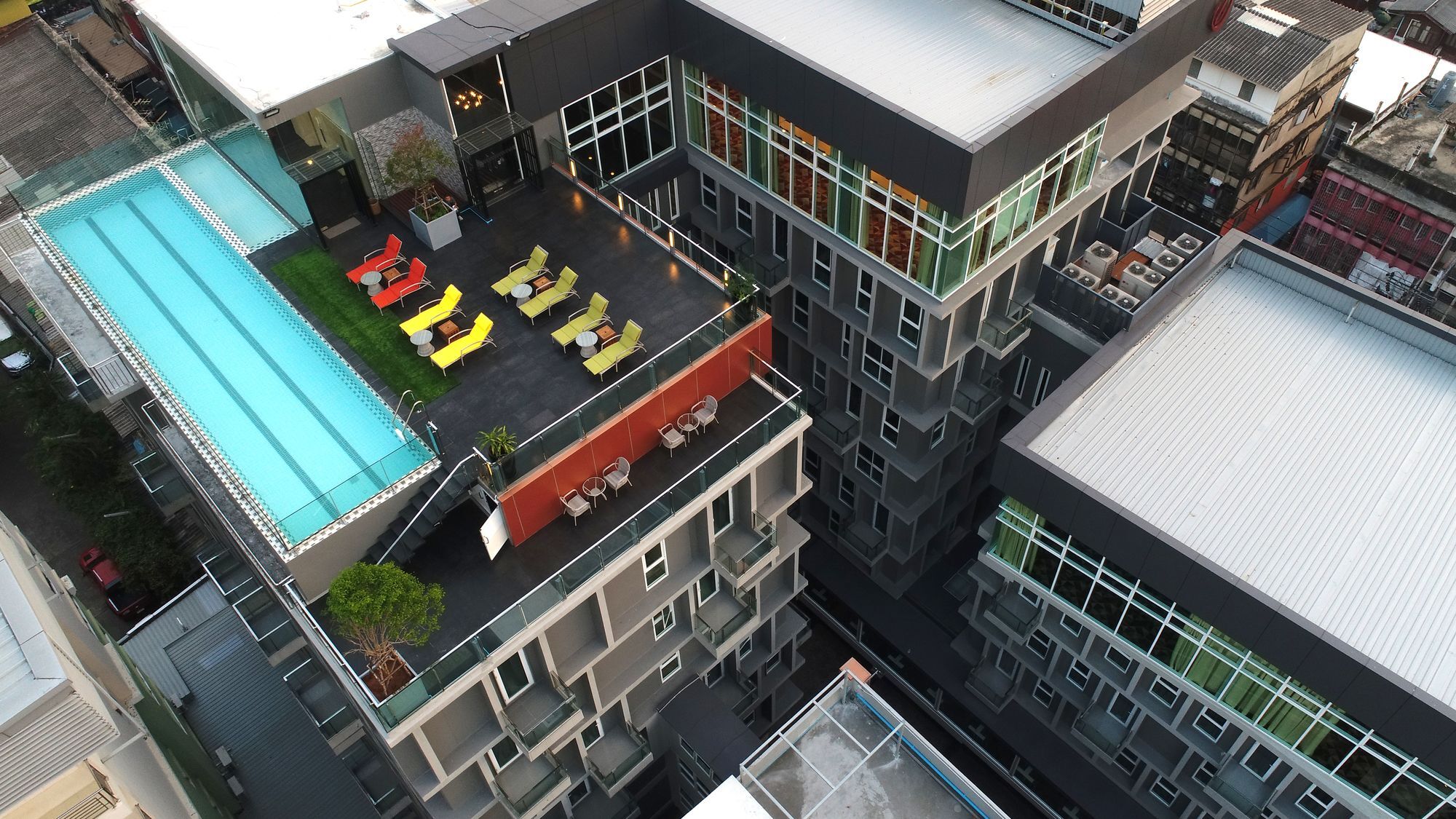 曼谷德特尔酒店 外观 照片 The rooftop of the building