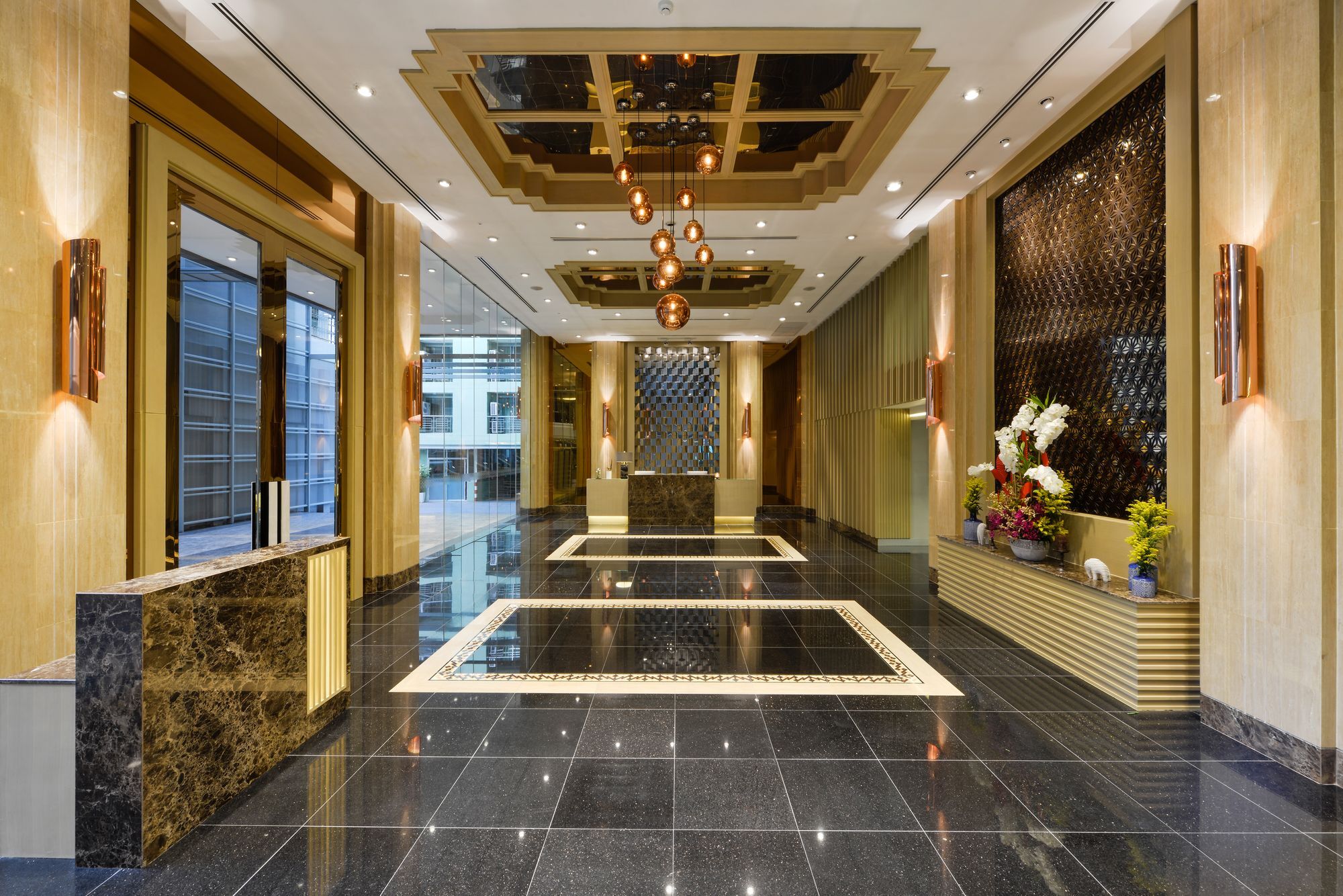 曼谷德特尔酒店 外观 照片 The lobby of the hotel